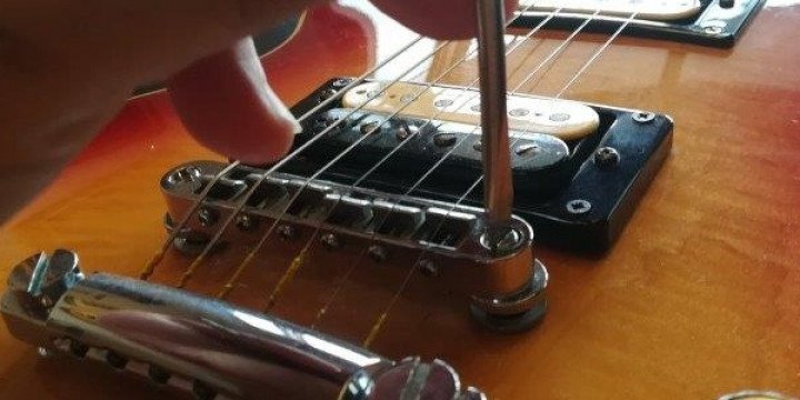 The setup of your guitar (pt 3) - Action based on the kind of bridge